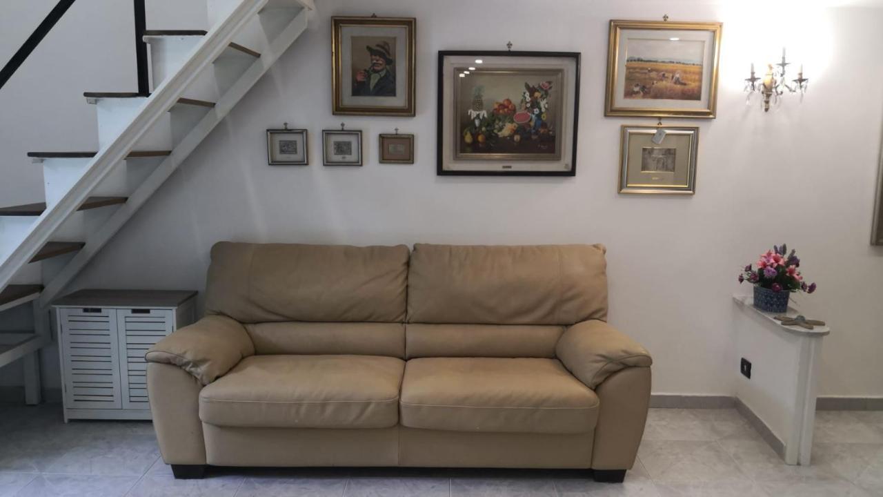 Апартаменты Centro Storico S Chiara House Неаполь Экстерьер фото
